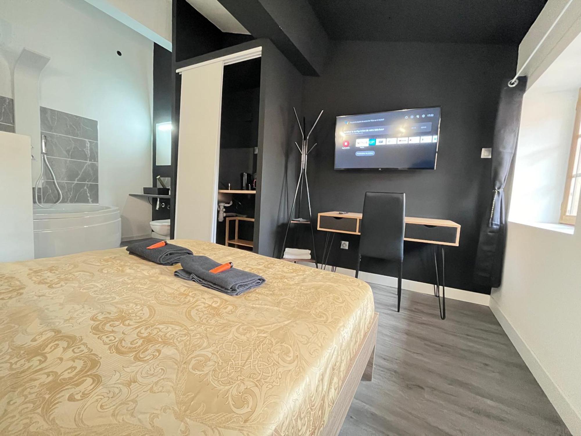 Charmant Studio Baignoire Нарбонна Экстерьер фото